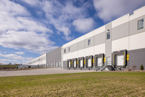 https://www.opus-group.com/Media/ProjectImages/Brown-Warehouse-Company-Build-to-Suit_8324_490x327.jpg?v=638155804610000000