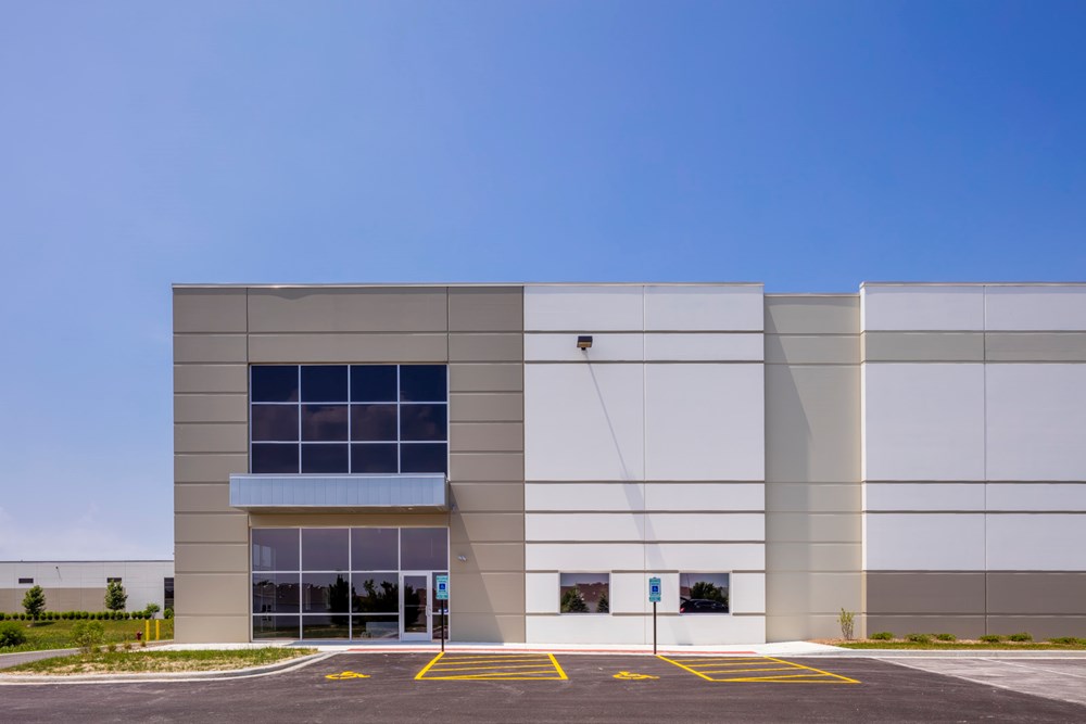 Suburban Chicago industrial warehouse development by Opus