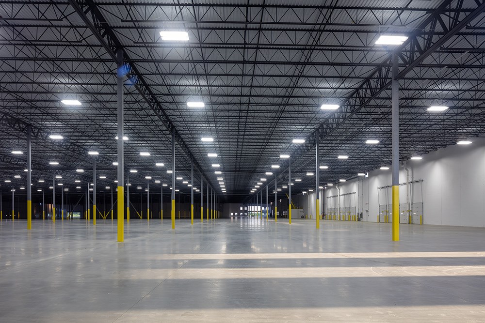 Spec industrial warehouse & distribution center in River Ridge Commerce Center