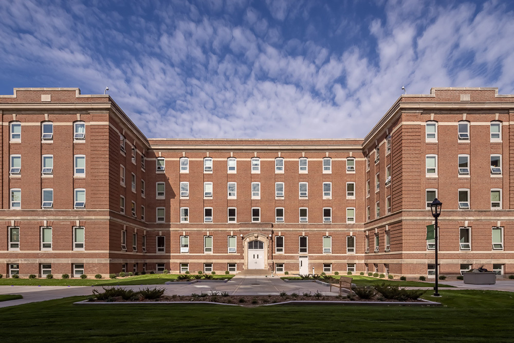  exterior University of St Thomas Tommie North Residence Hall