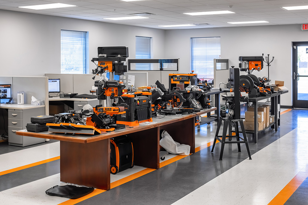 interior of Great Lakes Technologies’ WEN Power Tools HQ at Oakview by Opus